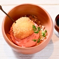 料理メニュー写真&nbsp;紅生姜のポテトサラダと半熟たまごの串カツ