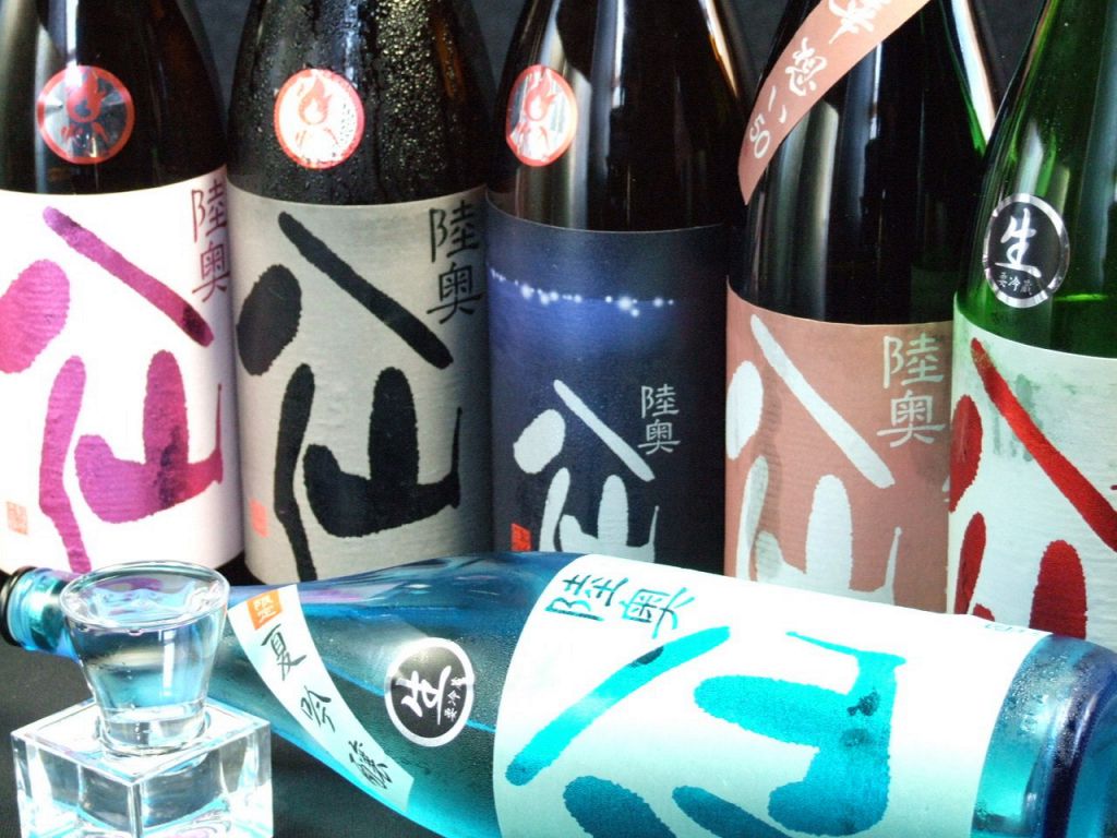 【焼酎・日本酒が豊富】お酒好きが集まる訳は…数えきれないお酒の数！果実酒もあるよ♪