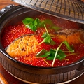 料理メニュー写真 鮭といくらを使った　親子土鍋ご飯