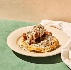 ソーセージグレイビー・フライドチキン＆ワッフル