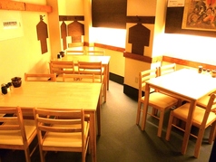 ２階テーブル席です。２名様～１２名様までご利用していただけます。