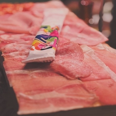 生ハムとPIZZA。86ストアの写真3