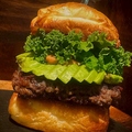 料理メニュー写真&nbsp;肉とアボカド