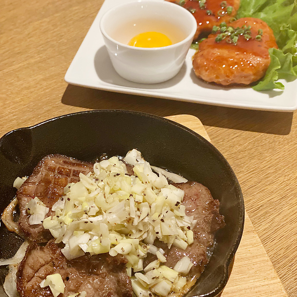 老若男女問わず人気のお肉料理。当店おススメのザンギをぜひご賞味ください。