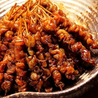 本場博多直送仕入れ！おなじみ、ぐるぐる皮串。