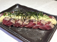 炙り本マグロの辛子山芋がけ