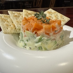 サーモンとアボカドのタルタル