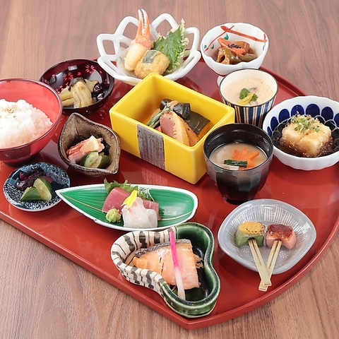 最新★ランチ限定おばんざい十菜膳１９８０円