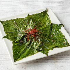 胡麻の葉醤油漬け