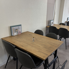 ご家族やご友人とのお食事におすすめの4名席