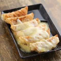 チーズギョーザ
