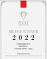 店舗ロゴは、国際的なクリエイティブアワード「MUSE Creative Awards 2022」においてSILVER（銀賞）を受賞しました。アメリカで開催される世界的なデザイン・クリエイティブ賞で、2022年度は世界50ヶ国以上から6,000点を超える作品がエントリー。その中で、独創性・デザイン性・ブランド表現力が高く評価されました。