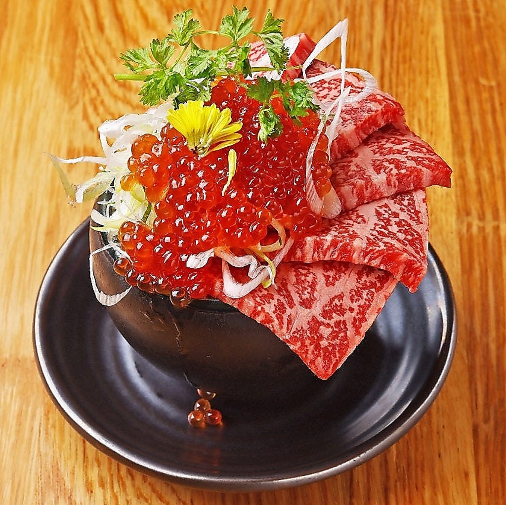 トッピングできる「選べるミニ丼」！こだわりのお米でご提供！