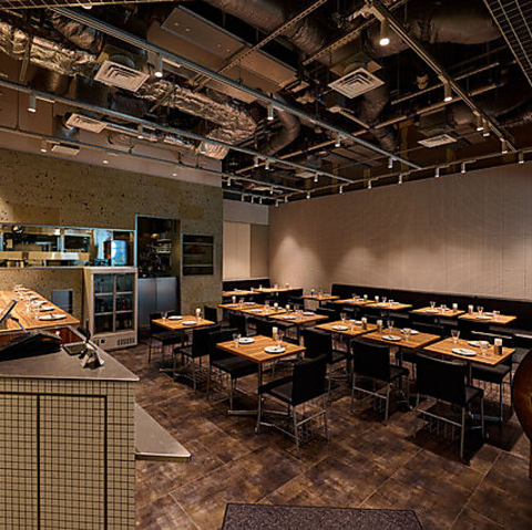 SHUTTERS BLUE FRONT SHIBAURA シャッターズ ブルーフロント シバウラ