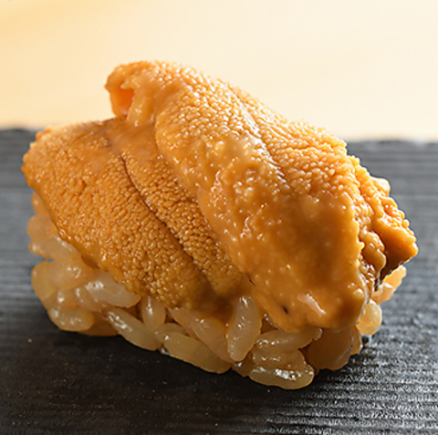 【豪華絢爛食器×江戸前寿司】夜景を眺めながらこだわりの江戸前鮨をご堪能ください。