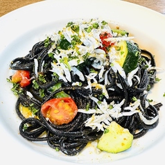 彩り野菜と釜揚げシラスのオイルソース~カラスミ添え~セットは＋200円