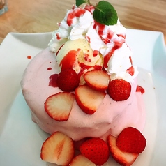 季節のフルーツをふんだんに使用した、至福のパンケーキ