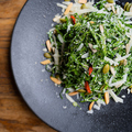 料理メニュー写真&nbsp;ケールサラダ NYシーザードレッシング