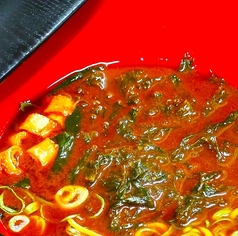 ワカメと巻き麩の赤出汁