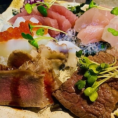 石垣牛炙り＆近海刺身の盛合せ（中）