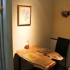 テーブル席あり。