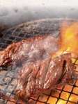 炭火で焼いたお肉は食欲をそそります！