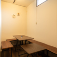 周りを気にせずゆったりとくつろげる、プライベートな空間です。和の趣あふれる落ち着いた雰囲気は、大切な方との語らいや、少人数の接待に最適です 。2～6名様でのご利用が可能で、隠れ家のような空間で旬の逸品と日本酒を心ゆくまでお楽しみください♪