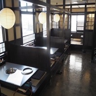 お座敷タイプでゆったり落ち着けるお席となっております