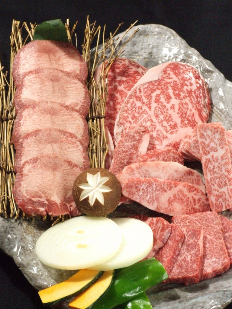 南光園特選セットコースは贅沢にお肉が楽しめる自慢の内容！
