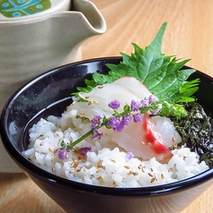 出汁茶漬け(本まぐろ・みかん鯛)