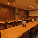 お一人様のサク飲みから、歓送迎会などの大人数のご宴会まで対応可能な駅チカのダイニングバーです！