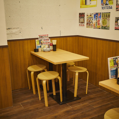 【サク飲みに】少人数で和気あいあいとお料理とお酒を楽しめるテーブル席！新静岡駅より徒歩約7分！フラッと気軽にお立ち寄りください♪