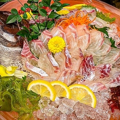 活魚(鯛)の活造り