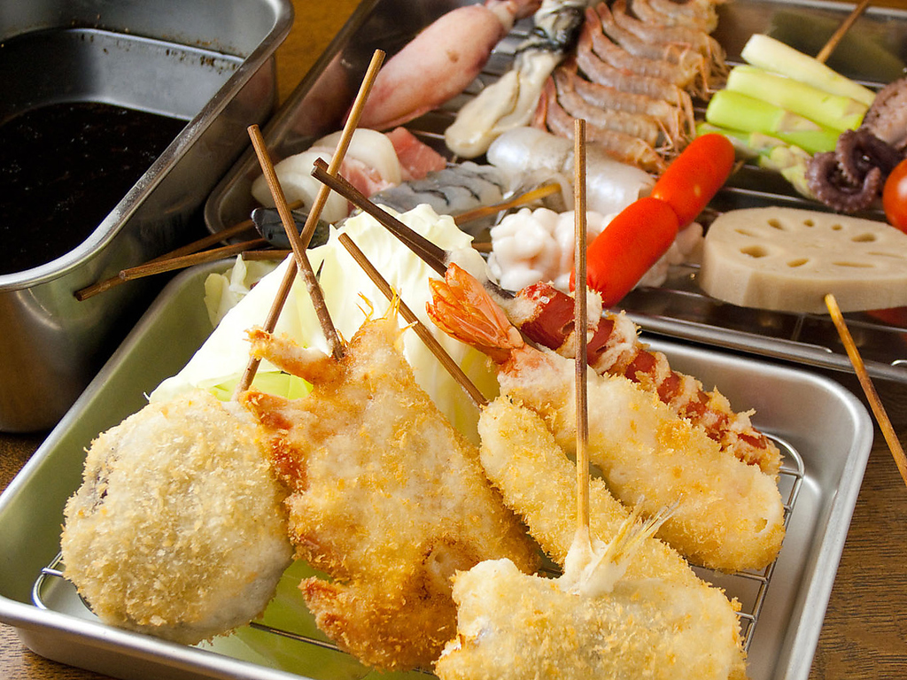 自慢の串カツ！海鮮も肉もおすすめ♪