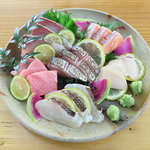 全国の美味しい旬魚をはじめとした山海の幸を、料理人が工夫を凝らし華やかな逸品としてお出しします