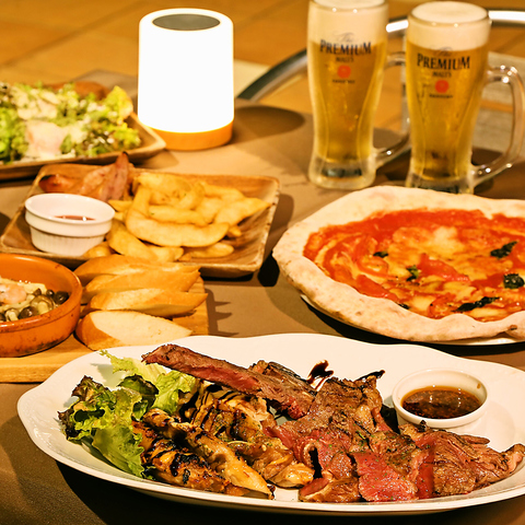 開放的な空間でビールとイタリアンをたっぷりお楽しみください！
