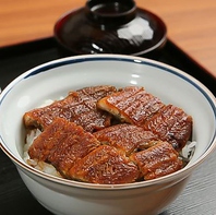 店内に漂う、鰻とタレの芳ばしい香りが食欲をそそります