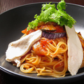 料理メニュー写真&nbsp;しっとりチキンのトマトパスタ