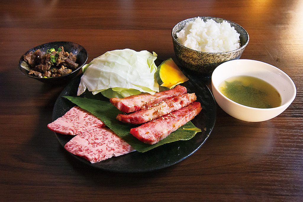 大好評！牛王のランチ！！ランチタイムはリーズナブルなお値段で鳥取和牛が味わえます！