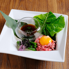 和牛イチボユッケ