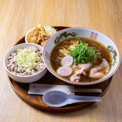 食堂くるり 津島店の特集写真