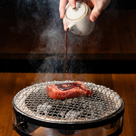 炭薫る新感覚の焼肉をお届け！！