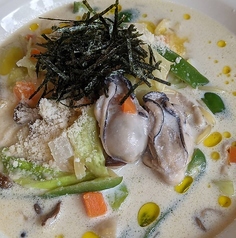 牡蠣とたっぷり冬野菜の豆乳クリームスープパスタ