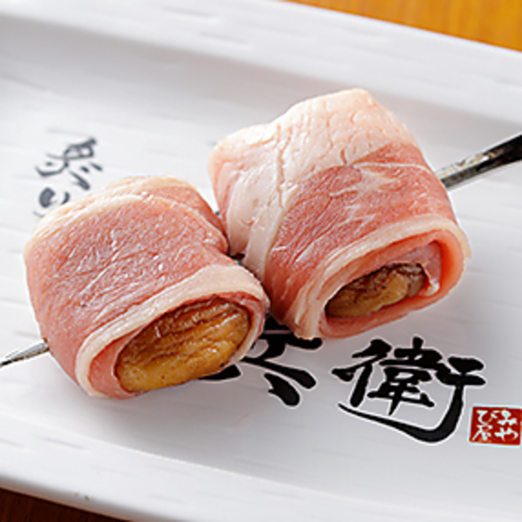 分厚い椎茸の肉巻き。タレ焼きでビールが進みます。