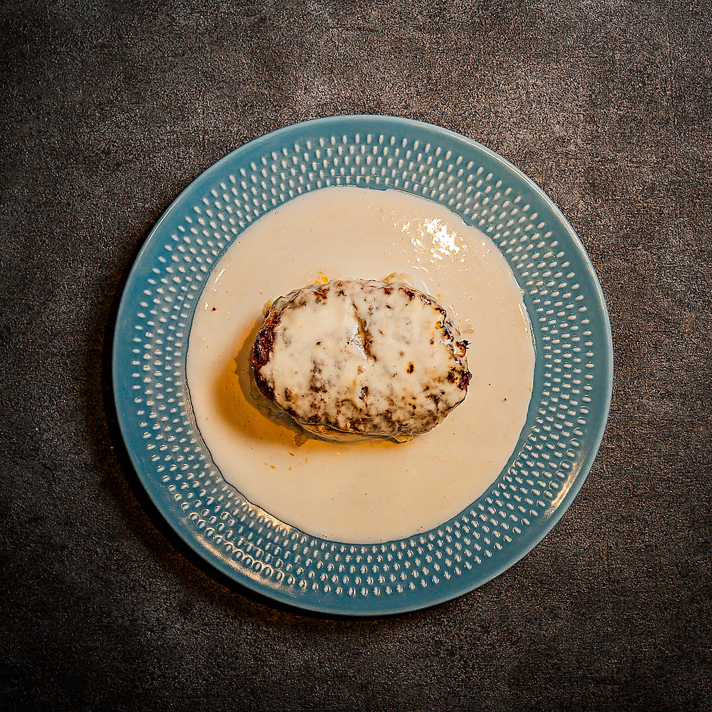 ボルギーニハンバーグ♪  店名を冠した名物ハンバーグ。濃厚ソースで満足度も◎