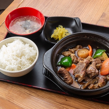 王富貴黄悶鶏 オウフウキホンメンジーのおすすめ料理1