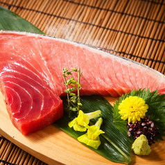 生本マグロの断面刺し