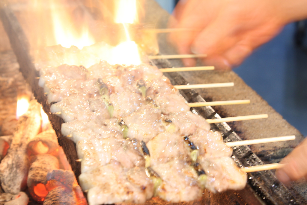 焼き物一番人気はブタ精！国産尚且つ生肉にこだわり毎日職人が一本一本丹精込めてお作りしています！