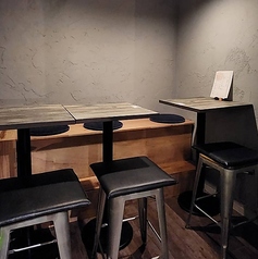 最大2名まで入れるテーブル席をご用意しております♪