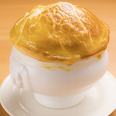 牛タンシチューのパイ包み焼き